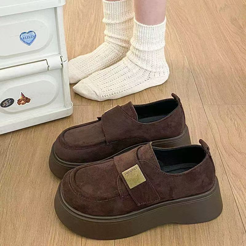 Damen Chunky Clogs aus weichem Wildleder mit verstellbarem Klettverschluss Heidi Mode - Image 2
