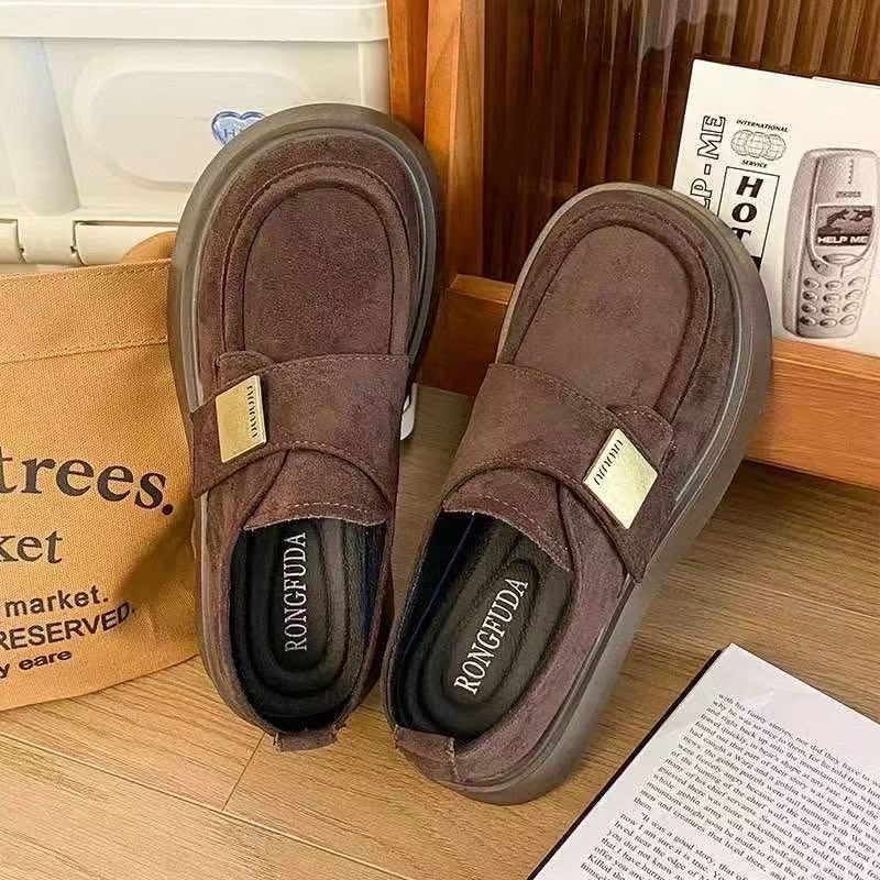 Damen Chunky Clogs aus weichem Wildleder mit verstellbarem Klettverschluss Heidi Mode - Image 4