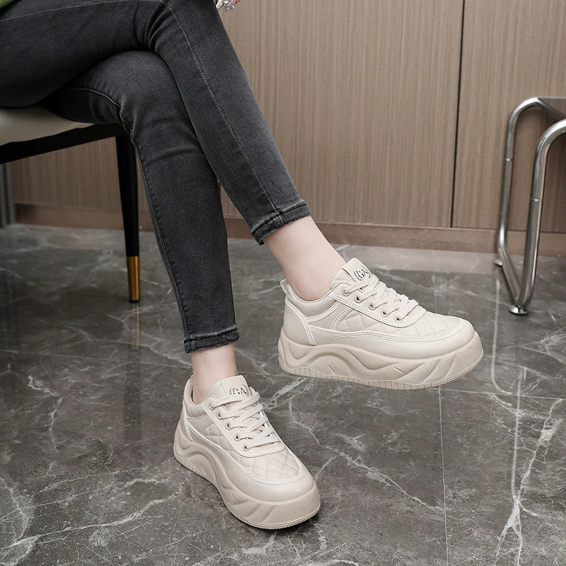 Damen Chunky Sneaker mit gepolstertem Fußbett und modischem Design Heidi Mode - Image 3