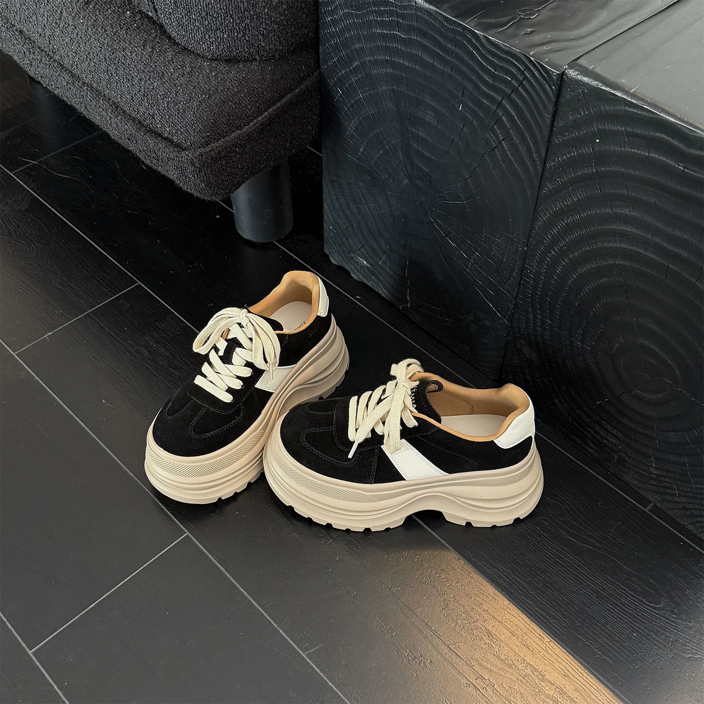Damen Chunky Sneaker mit hochwertigem Wildleder-Obermaterial und rutschfester Sohle Heidi Mode - Image 6