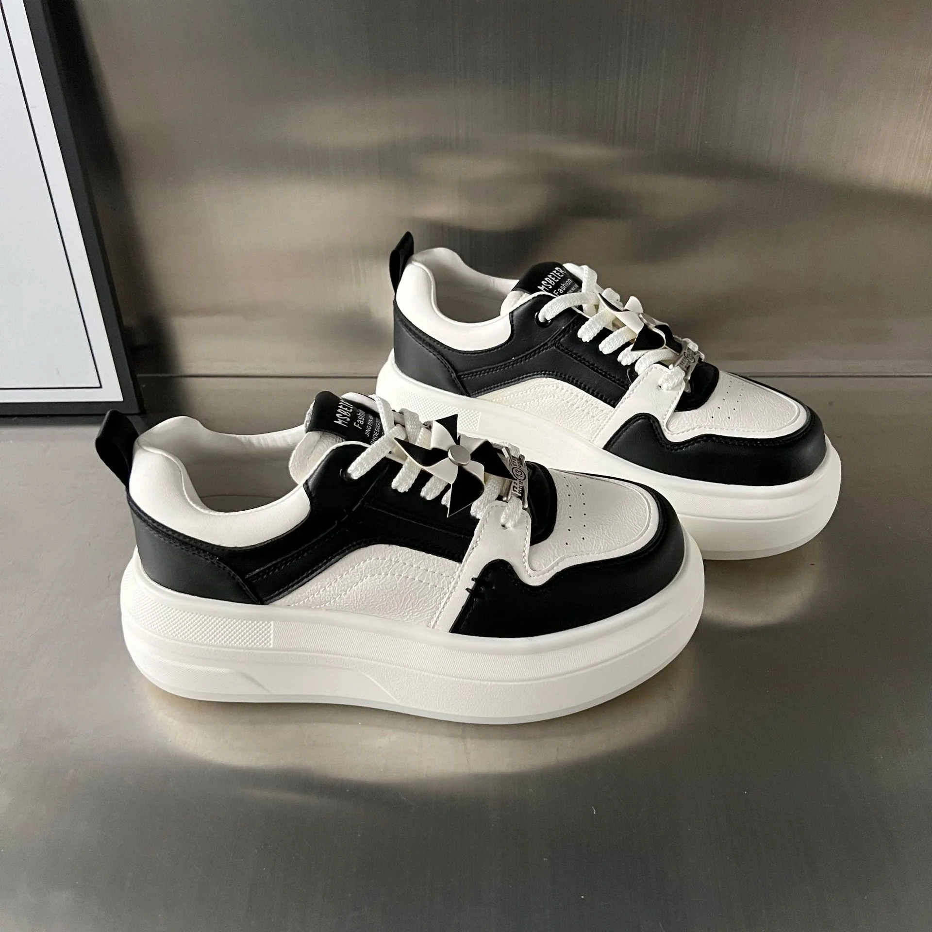Damen Chunky Sneakers mit innovativer Plattensohle und atmungsaktivem Obermaterial Heidi Mode - Image 4