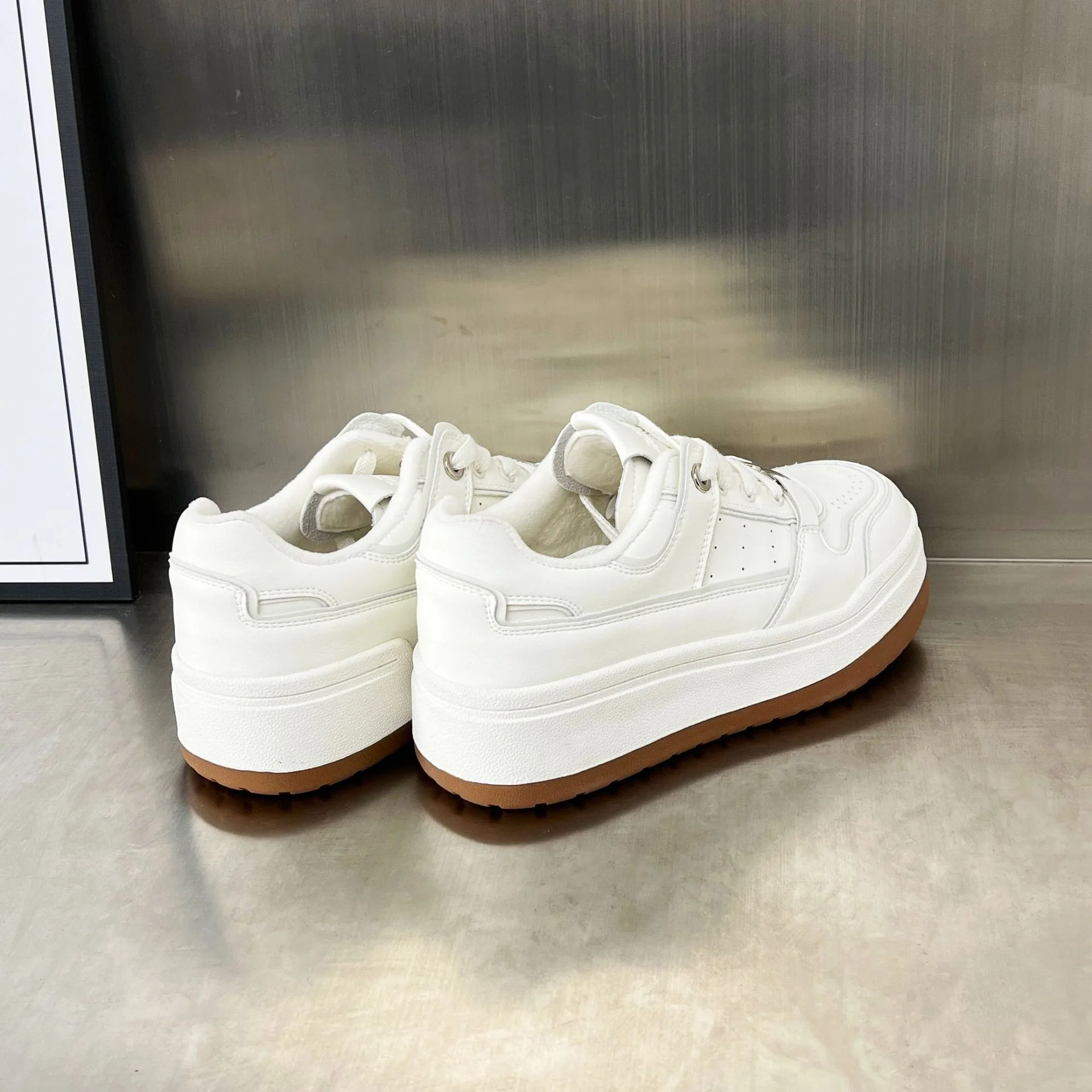 Damen Chunky Sneakers mit komfortablem Ansatz und trendiger Plateausohle Heidi Mode - Image 3