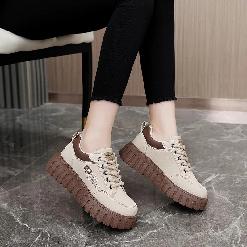 Damen Chunky Sneakers mit Plateau und sportlichem Design Heidi Mode - Image 4