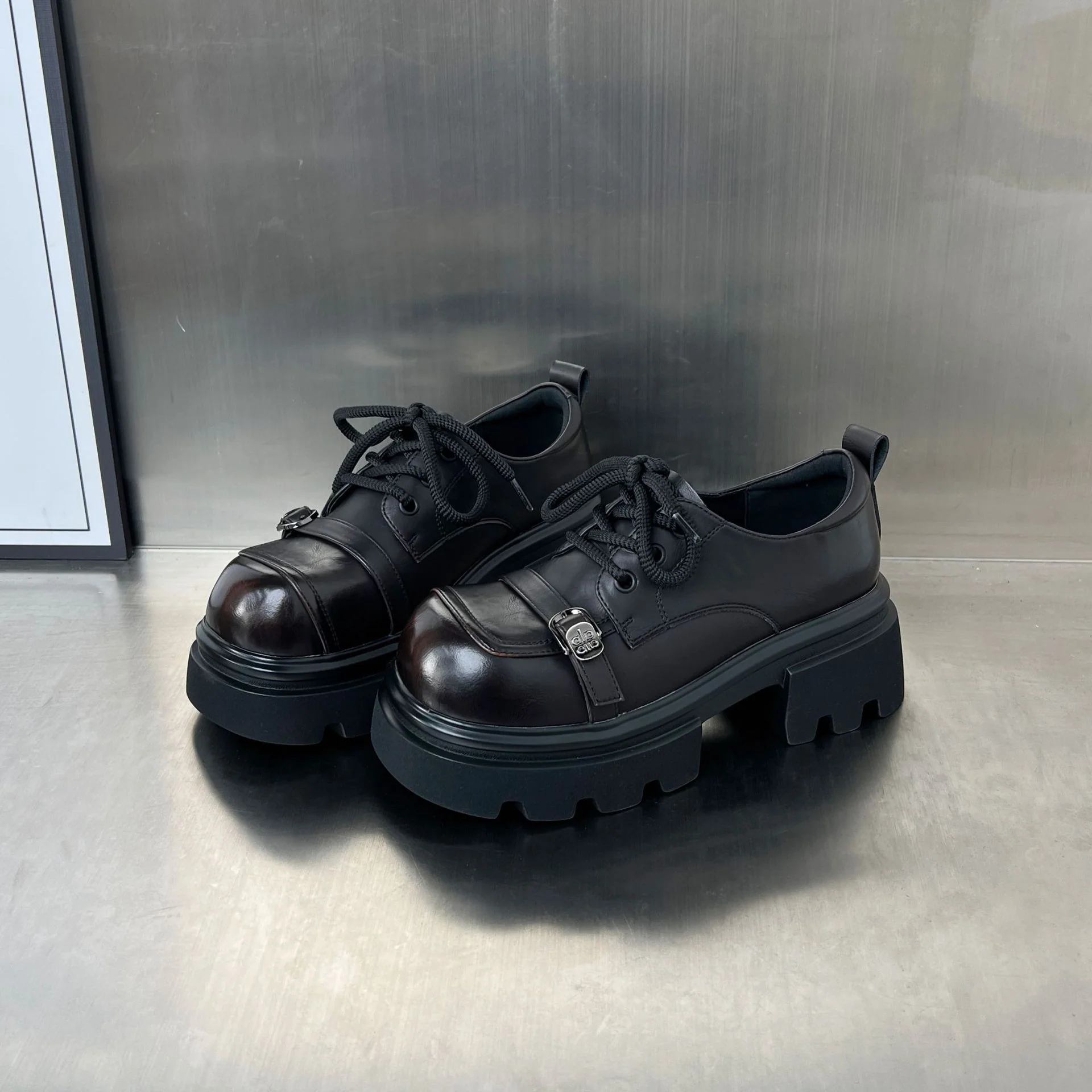 Damen Chunky Sneakers mit robustem Sohlenprofil und modischem Design Heidi Mode - Image 2
