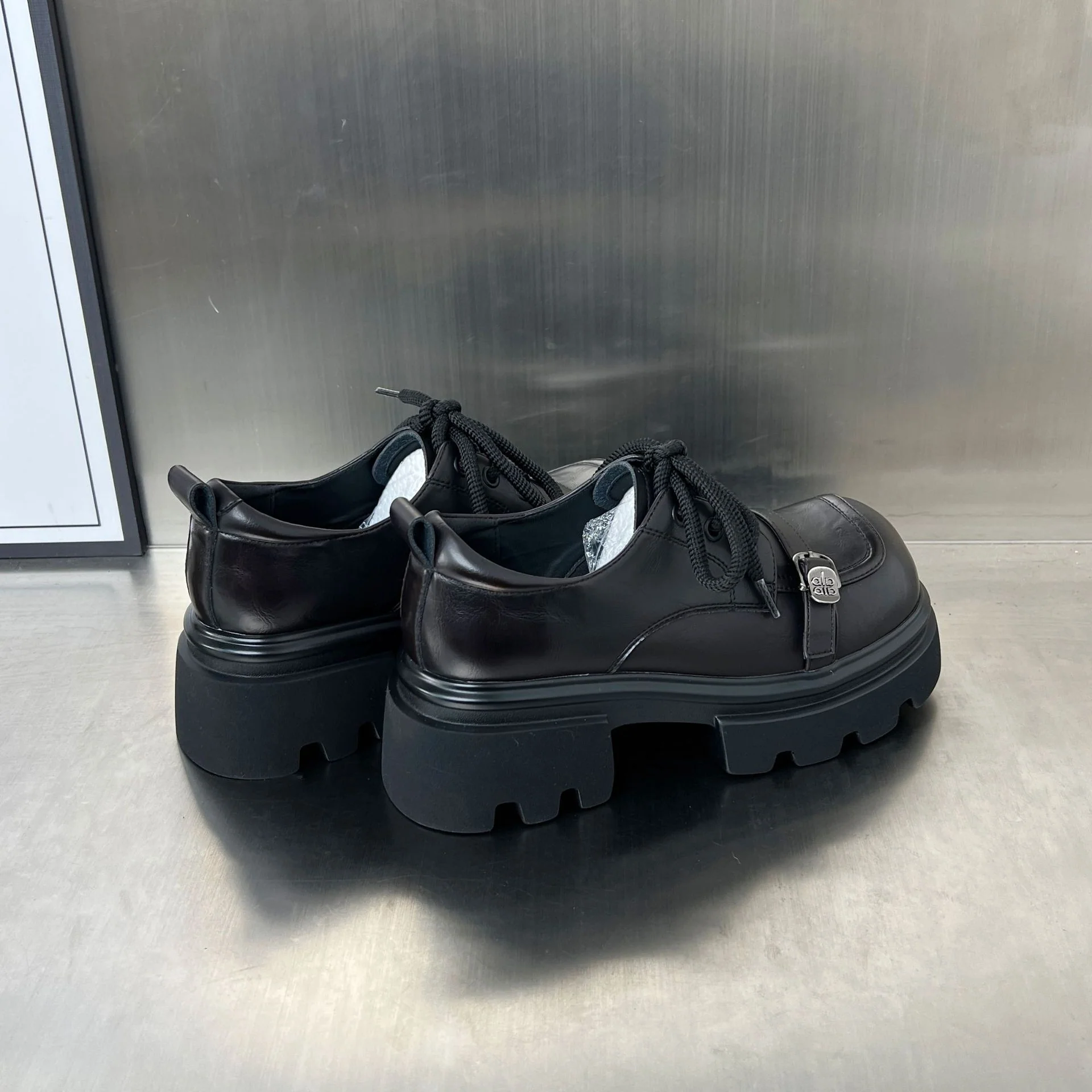 Damen Chunky Sneakers mit robustem Sohlenprofil und modischem Design Heidi Mode - Image 4