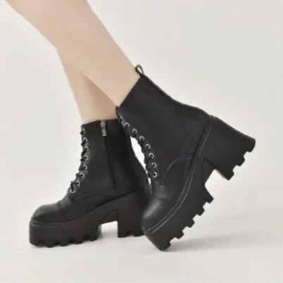 Damen Chunky Stiefel mit modischen Schnallen und robustem Plateau-Heel Heidi Mode - Image 2