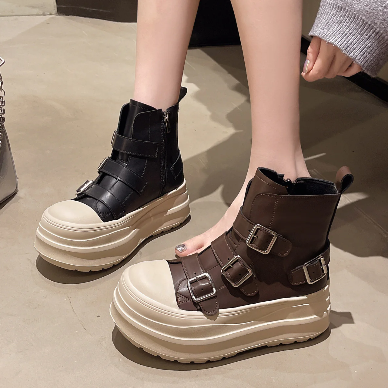 Damen Chunky Stiefel mit verstellbaren Schnallen und rutschfester Sohle Heidi Mode - Image 3