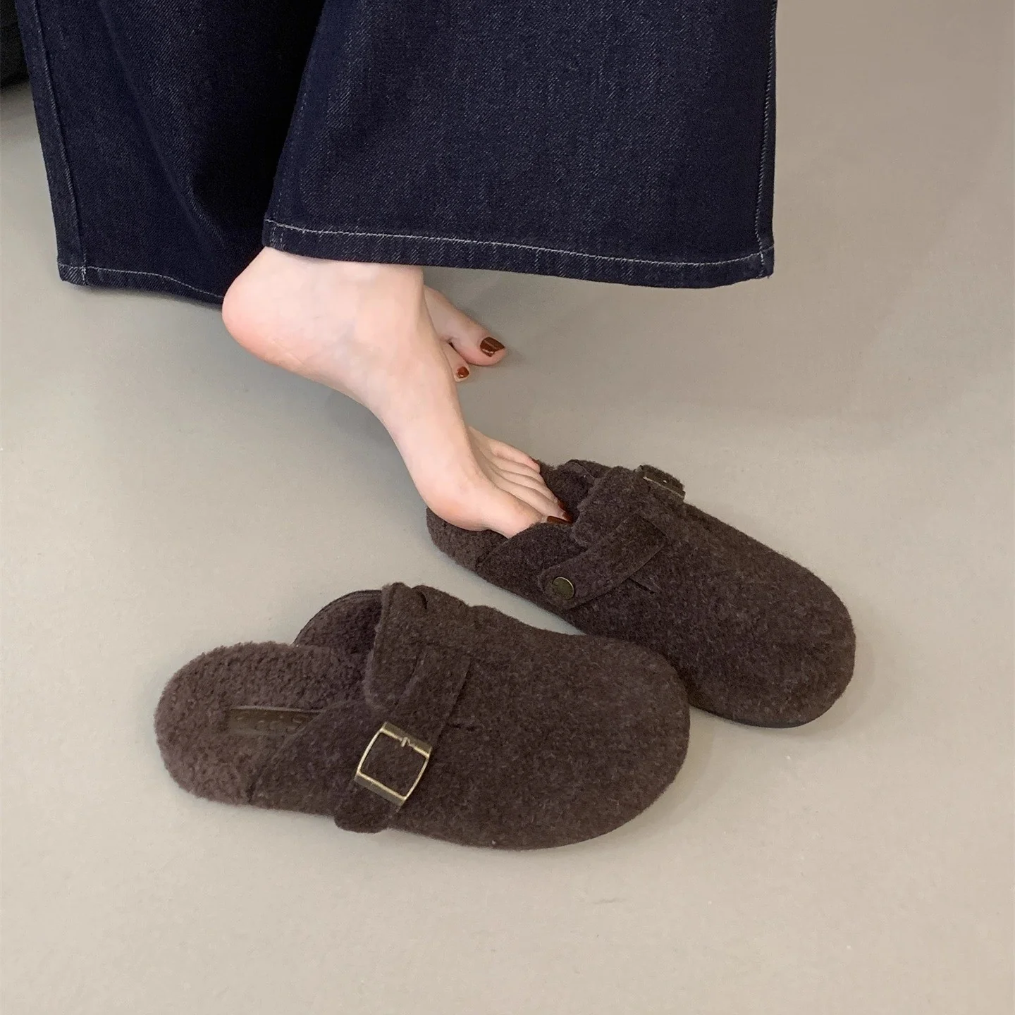 Damen Clogs aus hochwertigem Wollfilz mit dekorativen Schnallenapplikationen Heidi Mode - Image 4