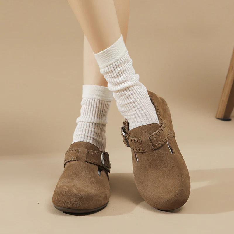 Damen Clogs aus weichem Wildleder mit verstellbarem Riemen Heidi Mode - Image 4