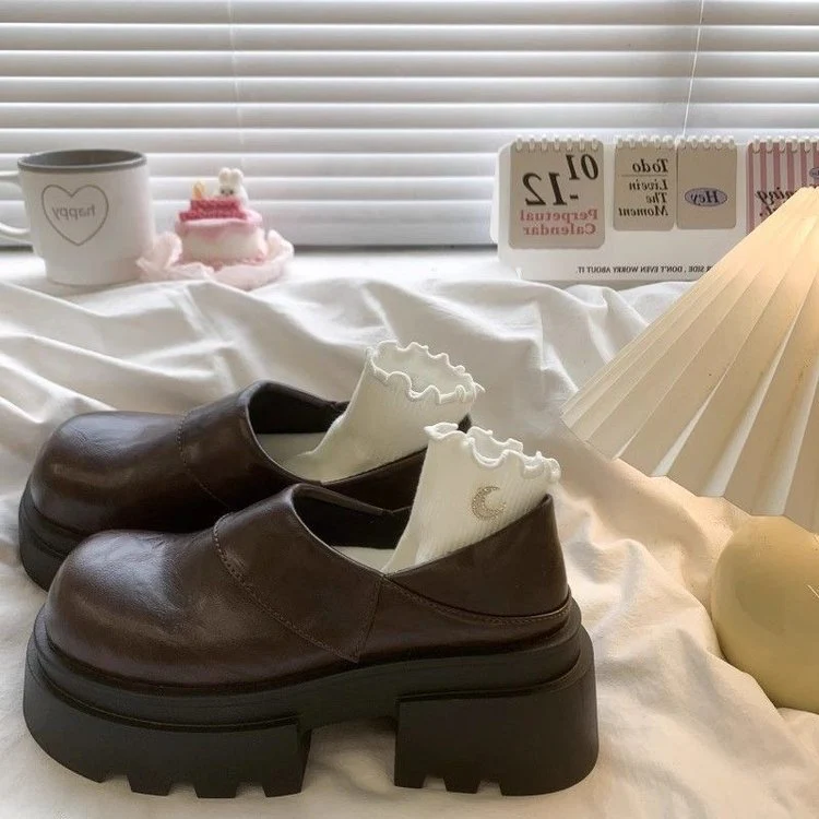 Damen Clogs mit anspruchsvollem Design und extravaganten Details Heidi Mode - Image 2