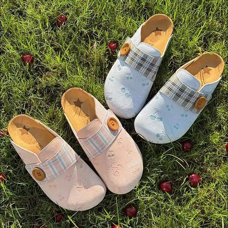Damen Clogs mit modischem Karodesign und dekorativer Knopfdetails Heidi Mode - Image 4