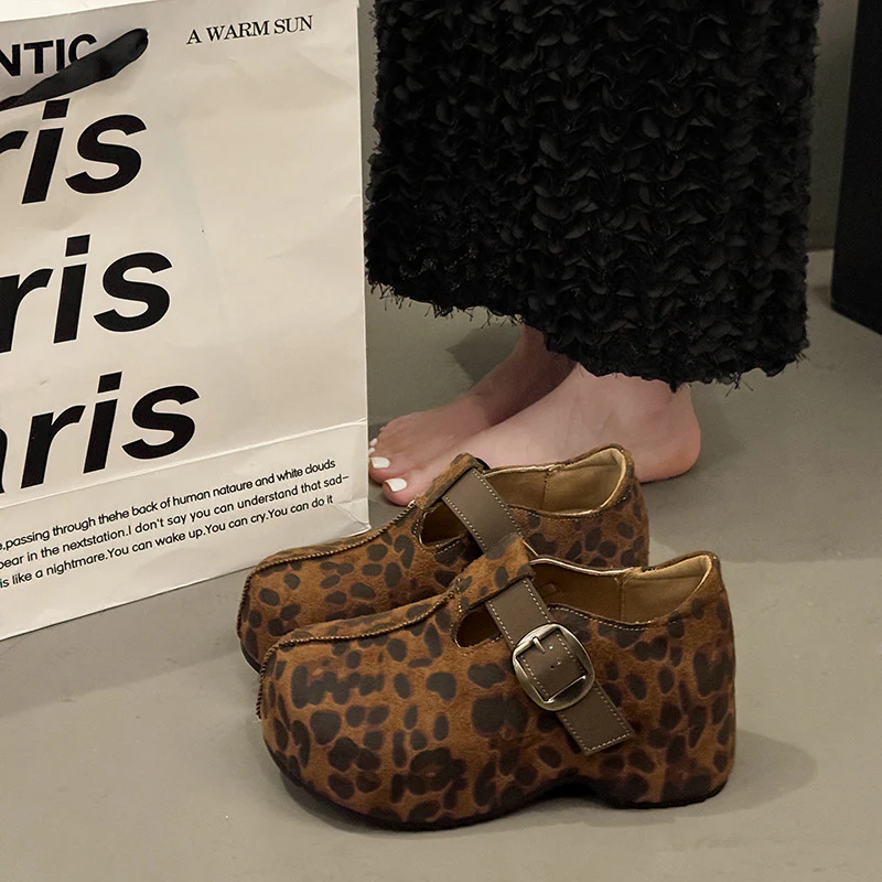 Damen Clogs mit modischem Riemen und bequemer Innensohle Heidi Mode - Image 8