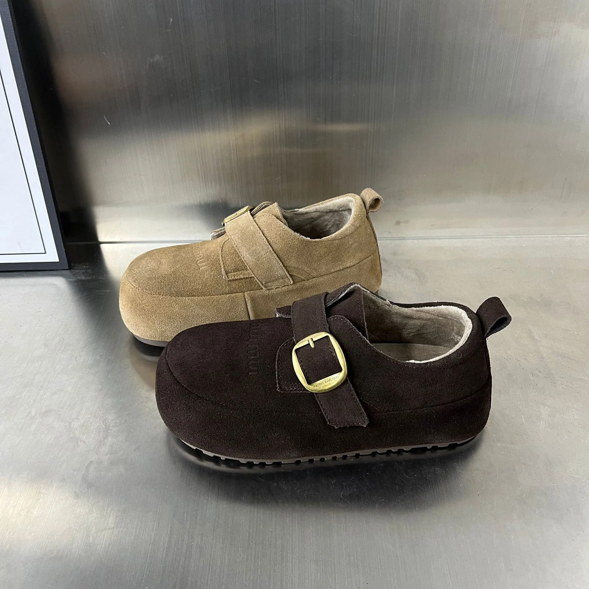 Damen Clogs mit praktischem Schnallenverschluss und bequemem Innenfutter Heidi Mode - Image 4