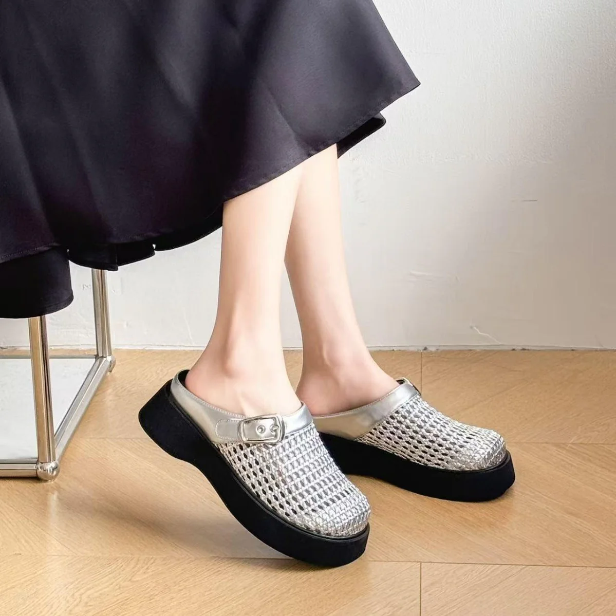 Damen Clogs mit stilvollem Wabenmuster und komfortablem Plateau Heidi Mode - Image 4