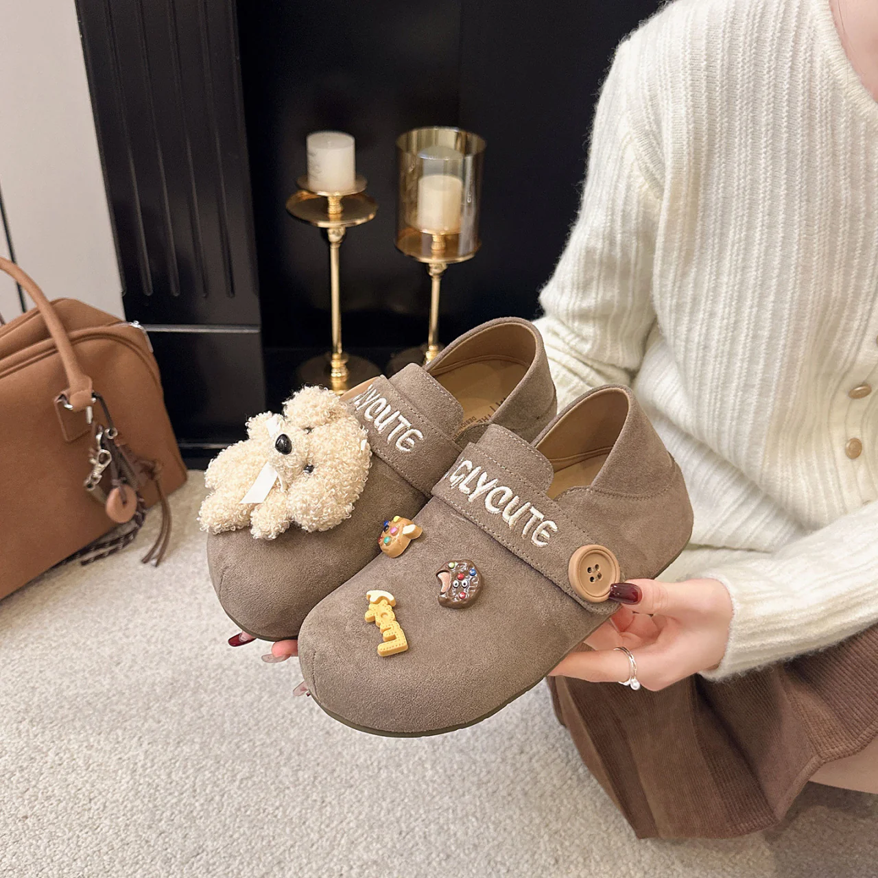 Damen Clogs mit verspieltem Dekor und praktischem Klettverschluss Heidi Mode
