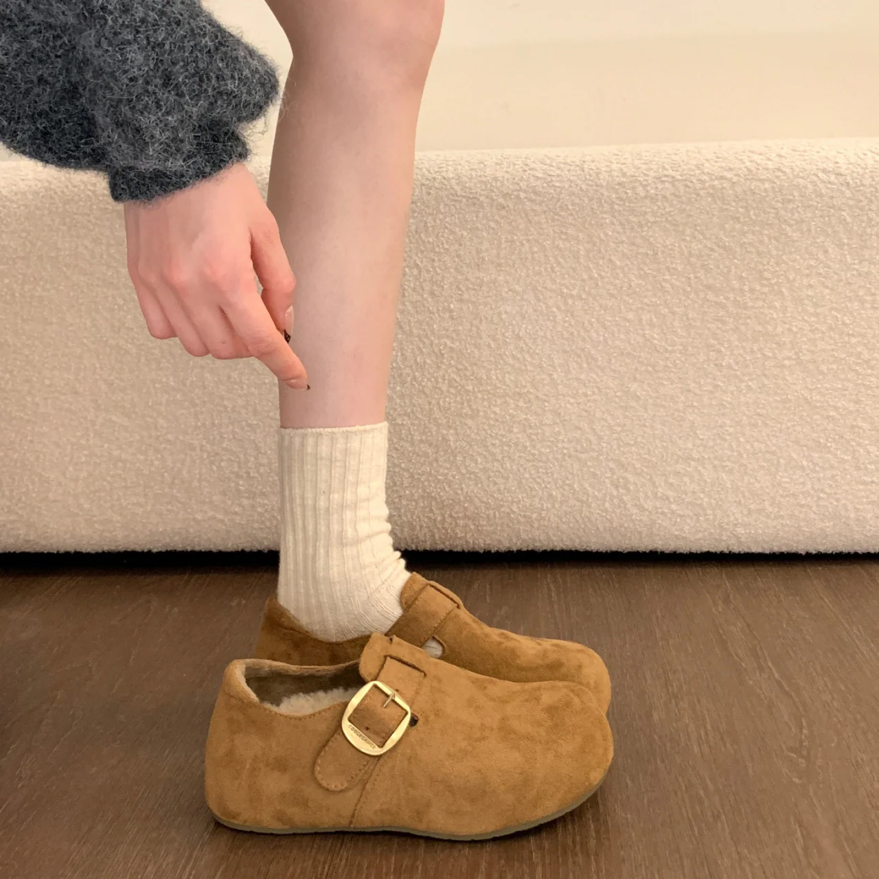 Damen Clogs mit weich gepolstertem Innenfutter und verstellbarem Riemen Heidi Mode - Image 9