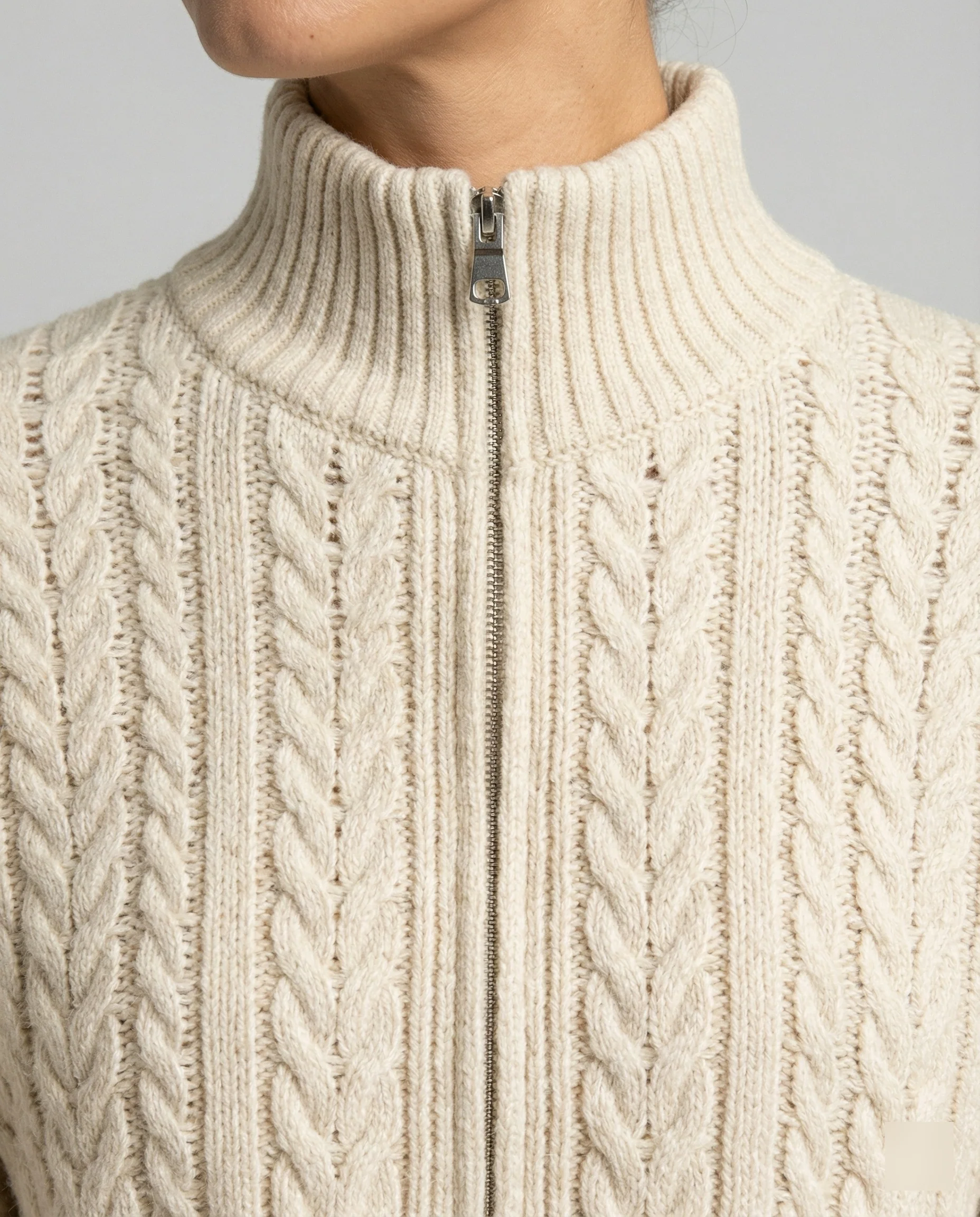 Damen Cropped-Strickblouson in Kabelstruktur mit Stehkragen und Zweiwege-Reißverschluss Heidi-Mode - Image 3