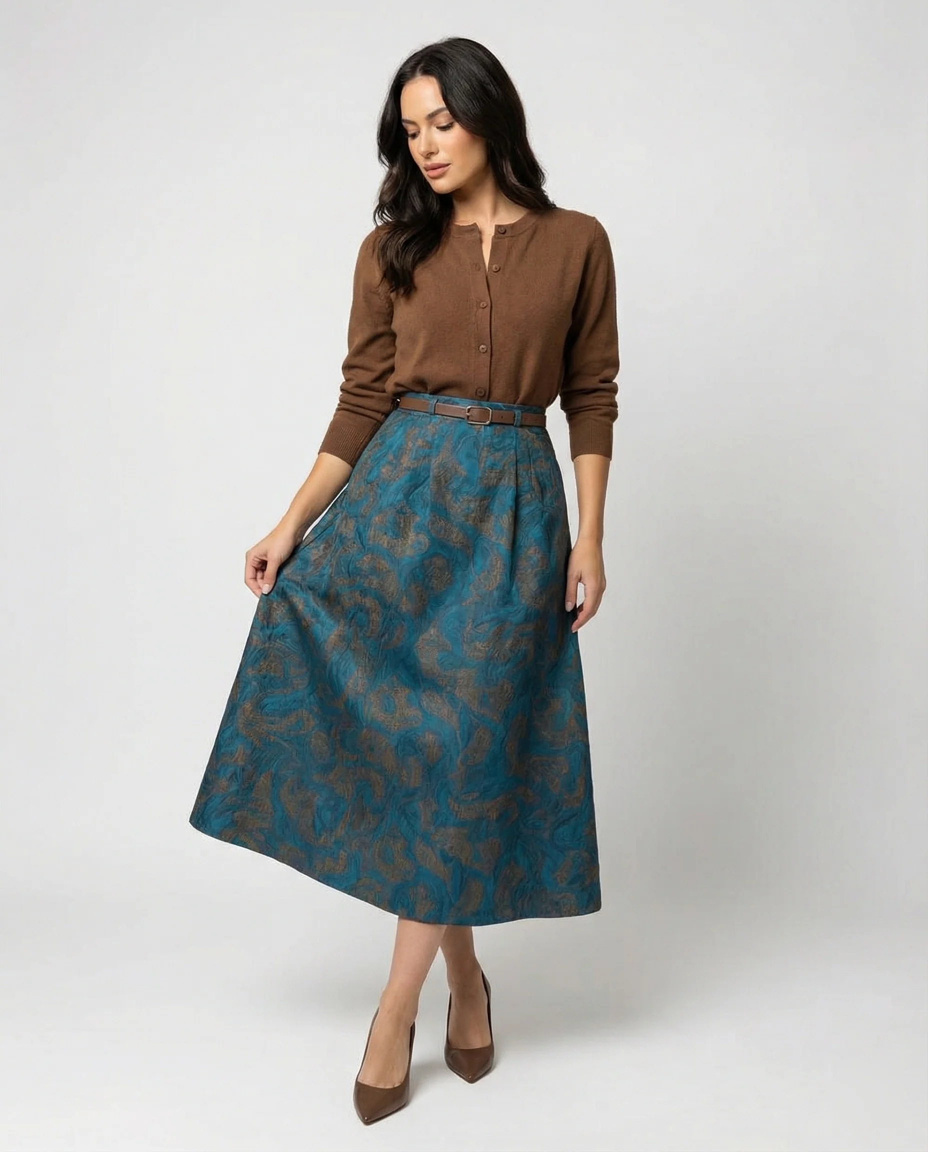 Damen Polo Cardigan Zopfmuster Midirock mit hohem Bund, Jacquardstruktur, dezenter Faltenlegung und Eingrifftaschen Heidi Mode - Image 3