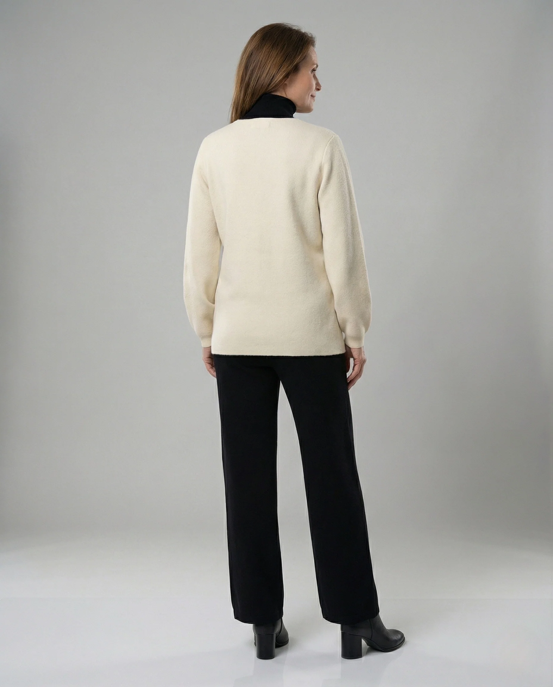 Kuscheliger Wickelcardigan mit weiter Feinstrickhose zweiteiliges Ensemble Heidi Mode - Image 4