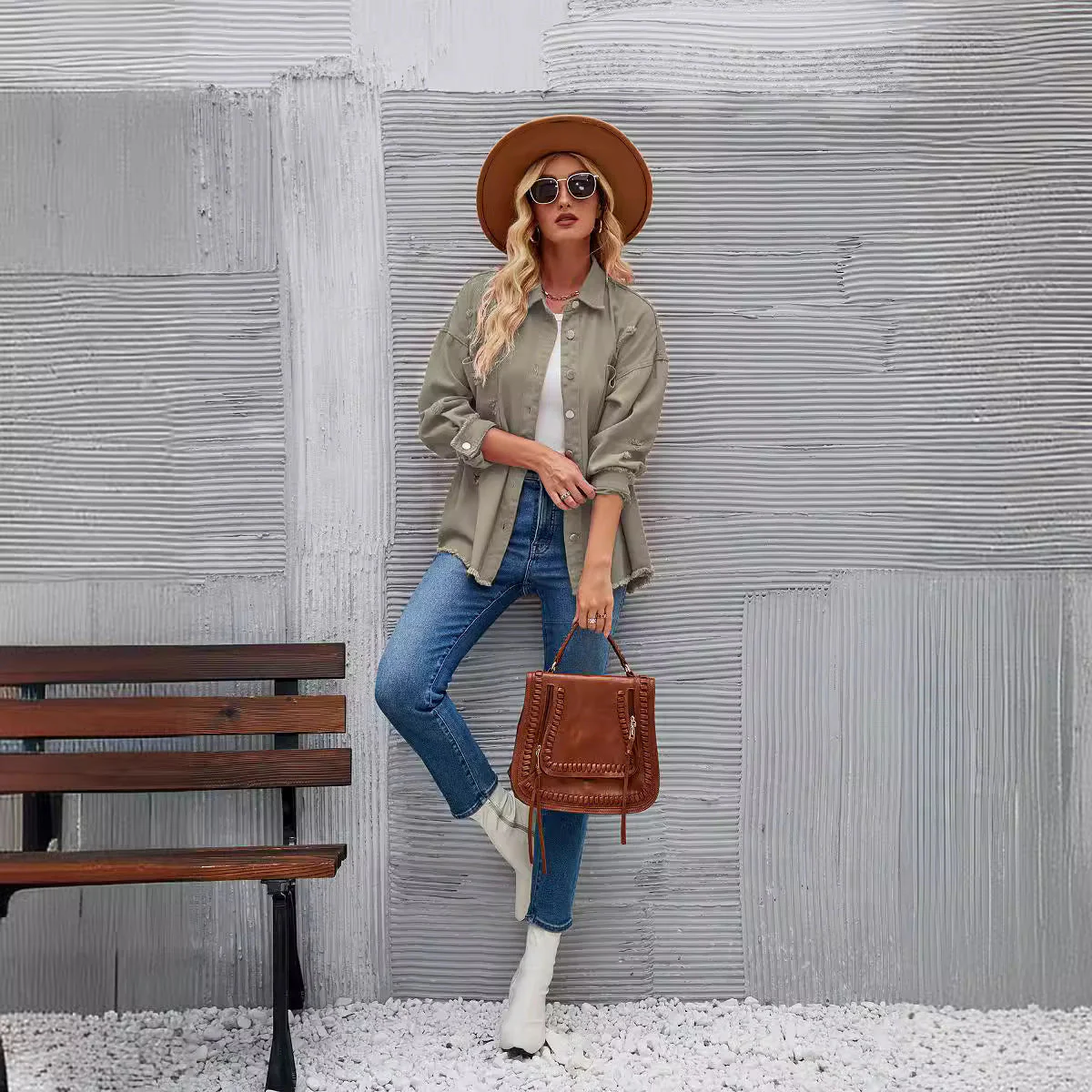 Damen Denim-Hemdjacke Im Lässigen Oversized-Schnitt mit Fransigen Details Heidi-Mode - Image 4