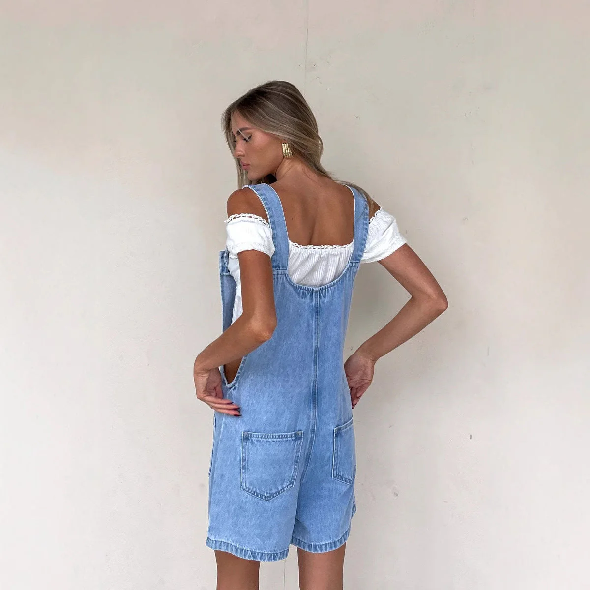 Damen Denim-Latzhose mit Praktischen Taschen und Knöpfbarem Design Heidi-Mode - Image 3