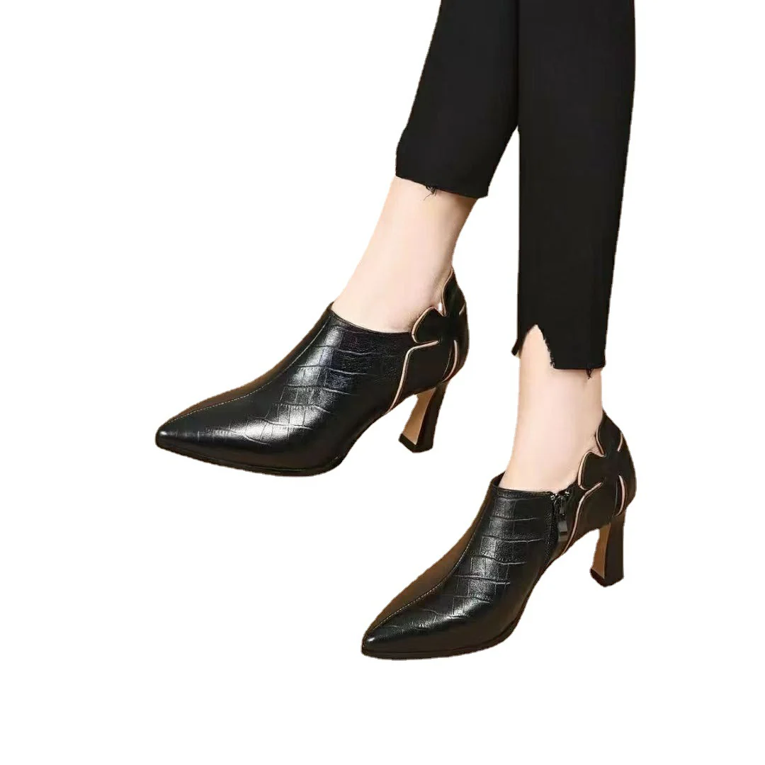 Damen elegante Absatzstiefel mit modischem Krokodil-Leder-Look und stilvollem Schnitt Heidi Mode - Image 5