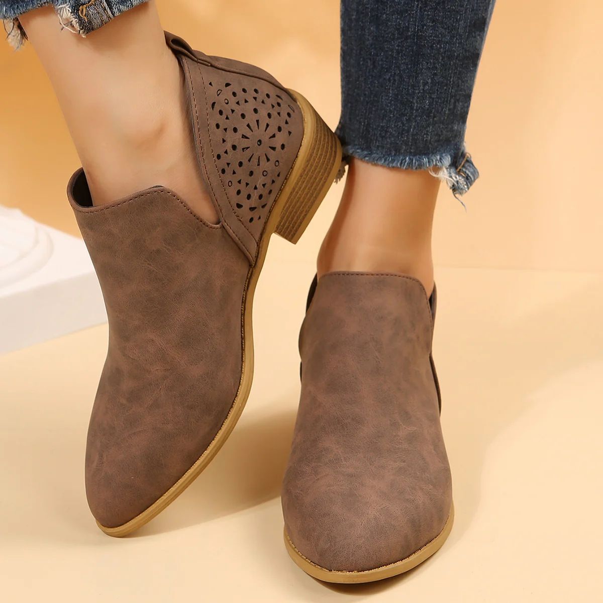 Damen Elegante Ankle Boots mit luftiger Lochmuster-Optik Heidi Mode - Image 6