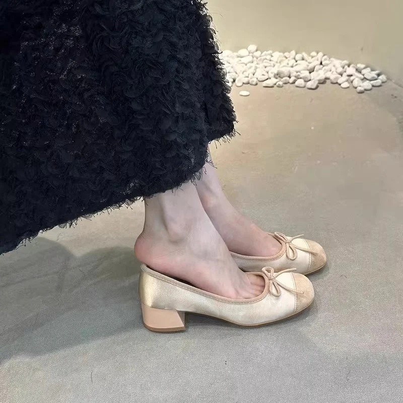Damen elegante Ballerina-Schuhe mit glänzender Oberfläche und komfortablem Blockabsatz Heidi Mode