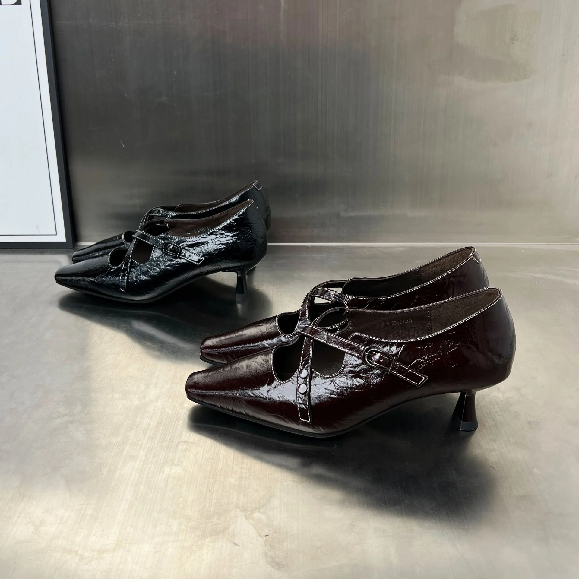 Damen elegante Ballerina Schuhe mit verstellbarem Riemen und glänzendem Obermaterial Heidi Mode - Image 3