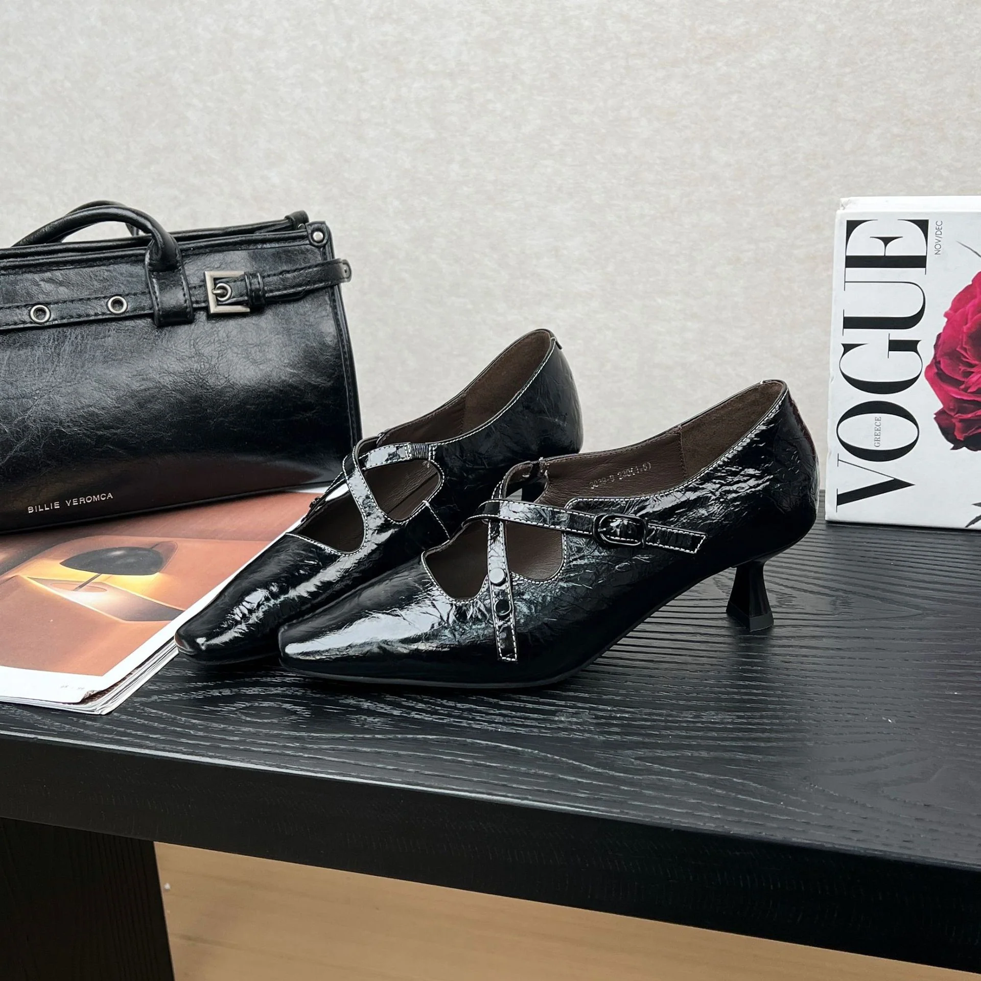 Damen elegante Ballerina Schuhe mit verstellbarem Riemen und glänzendem Obermaterial Heidi Mode - Image 6