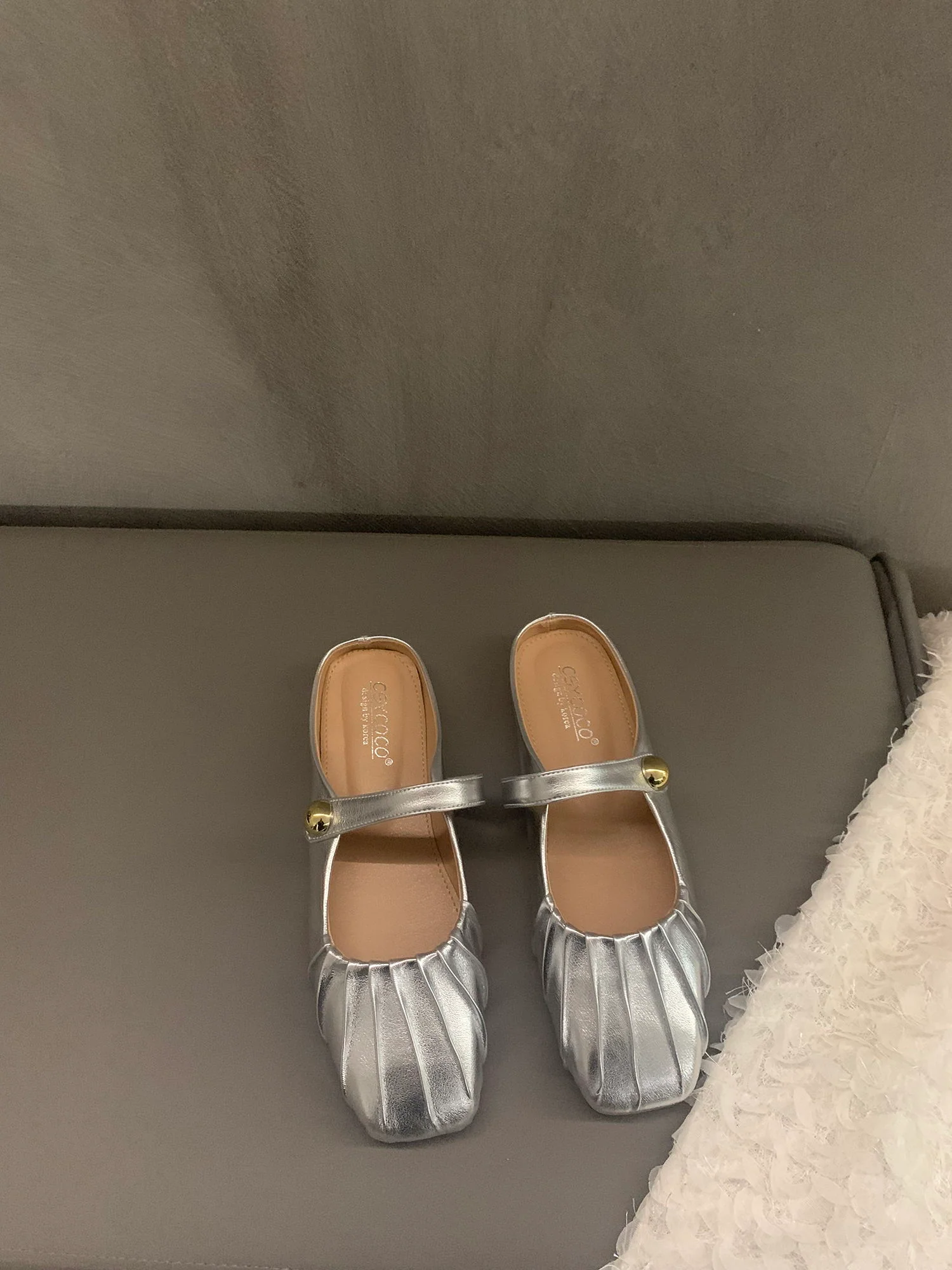 Damen elegante Ballerinas mit charmantem Riemchen und modischem Falten-Design Heidi Mode - Image 7