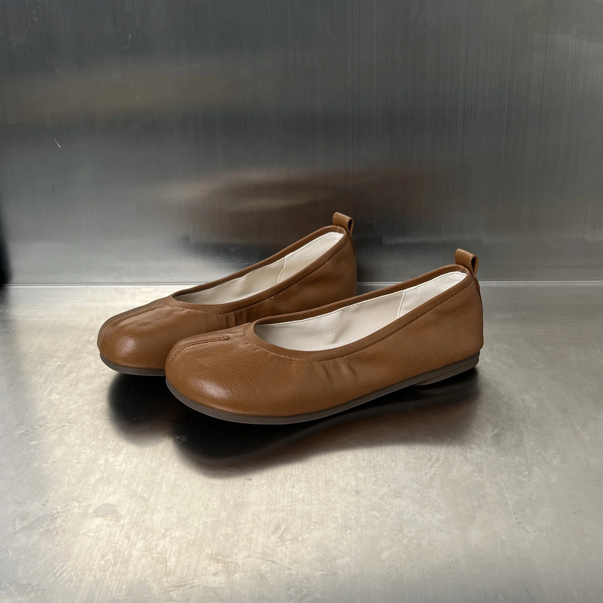 Damen elegante Ballerinas mit flexiblem Gummizug und leichtem Fußbett Heidi Mode - Image 4
