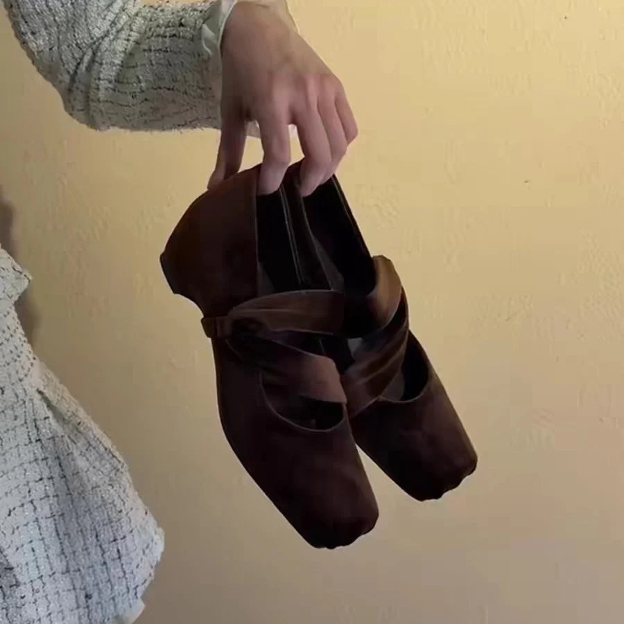 Damen elegante Ballerinas mit modischem Kreuzriemen und hochwertiger Veloursleder-Oberfläche Heidi Mode - Image 2