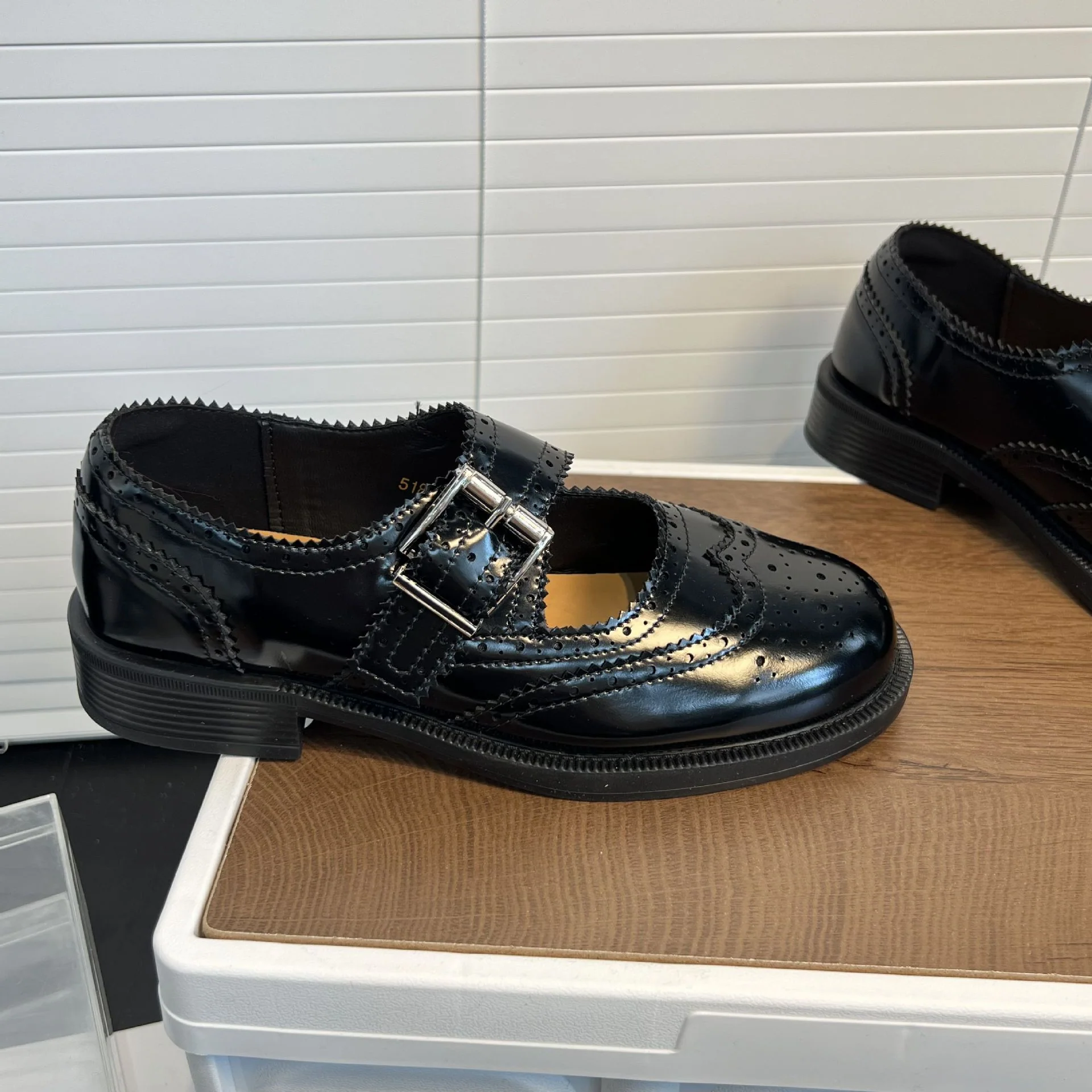 Damen Elegante Ballerinas mit modischem Schnallenverschluss und feiner Perforation Heidi Mode - Image 4