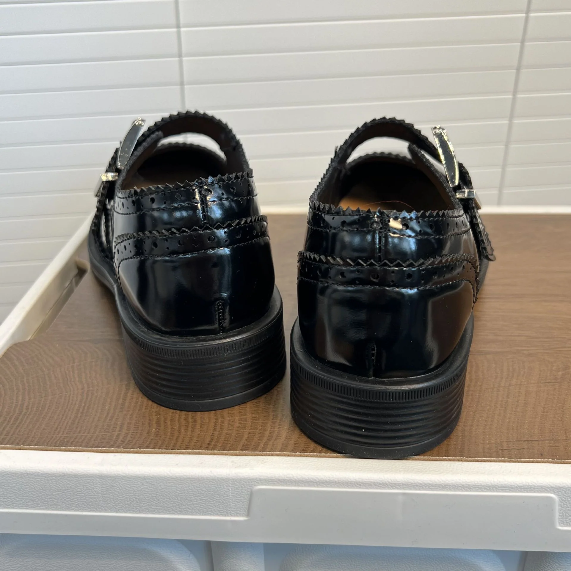 Damen Elegante Ballerinas mit modischem Schnallenverschluss und feiner Perforation Heidi Mode - Image 5