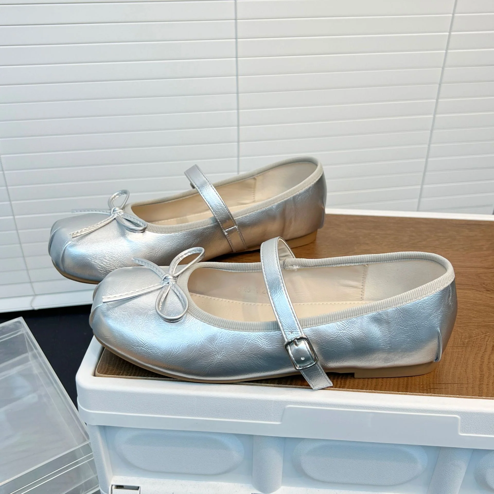 Damen Elegante Ballerinas mit süßem Schleifenakzent und praktischem Riemen Heidi Mode - Image 3