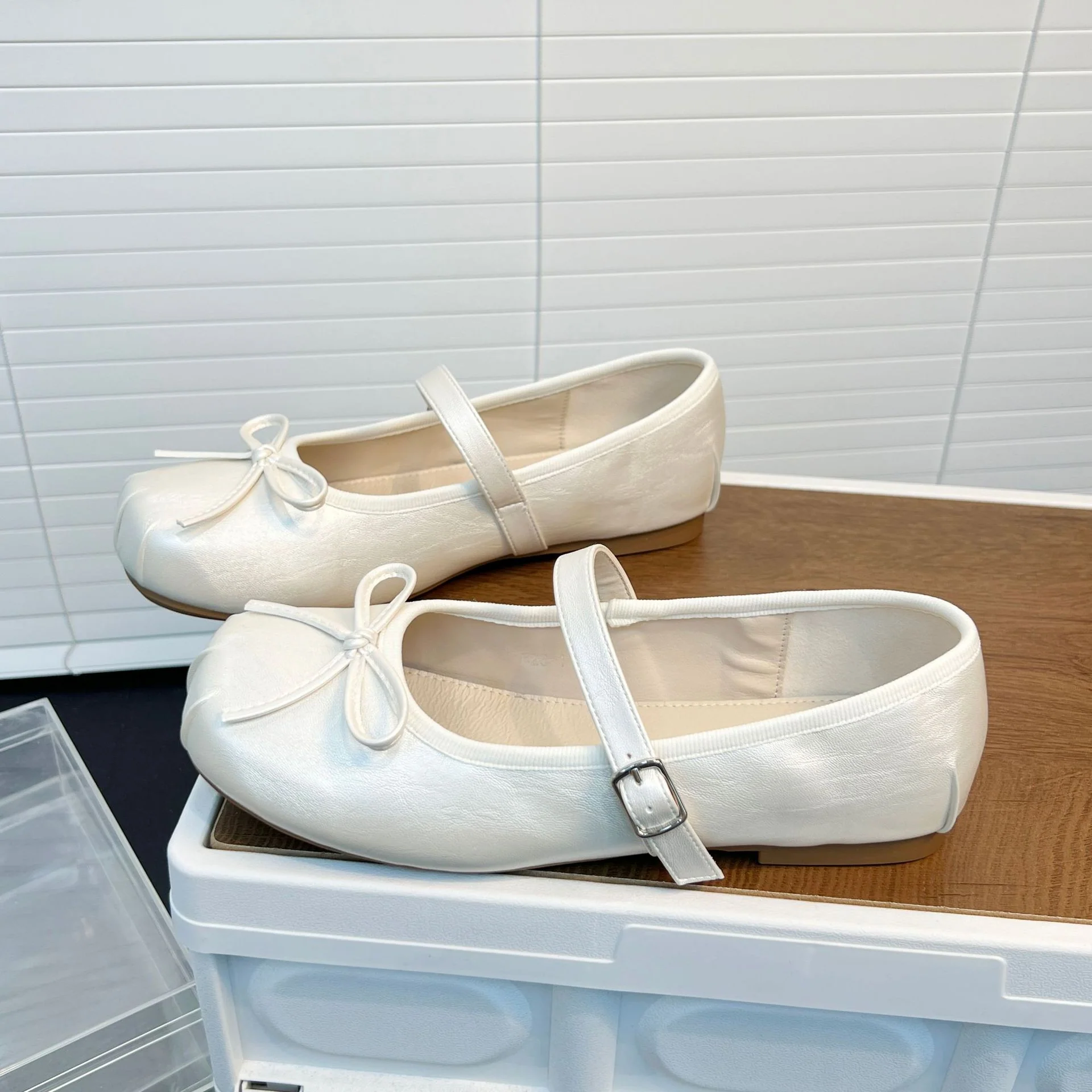 Damen Elegante Ballerinas mit süßem Schleifenakzent und praktischem Riemen Heidi Mode - Image 8