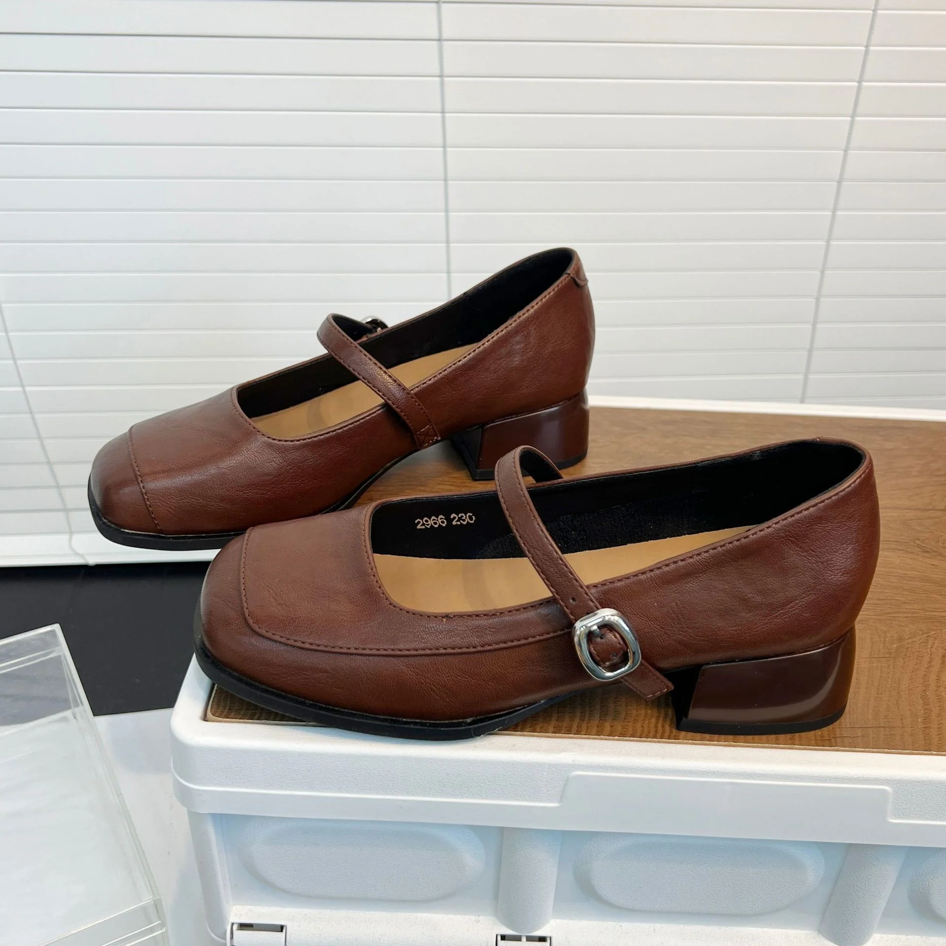 Damen elegante Ballerinas mit verstellbarem Riemen und bequemem Fußbett Heidi Mode - Image 2