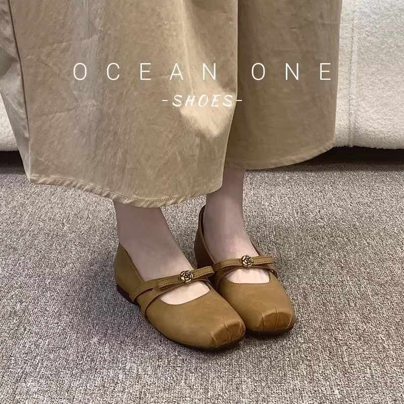 Damen elegante Ballerinas mit verstellbarem Riemen und dekorativer Blüte Heidi Mode - Image 2