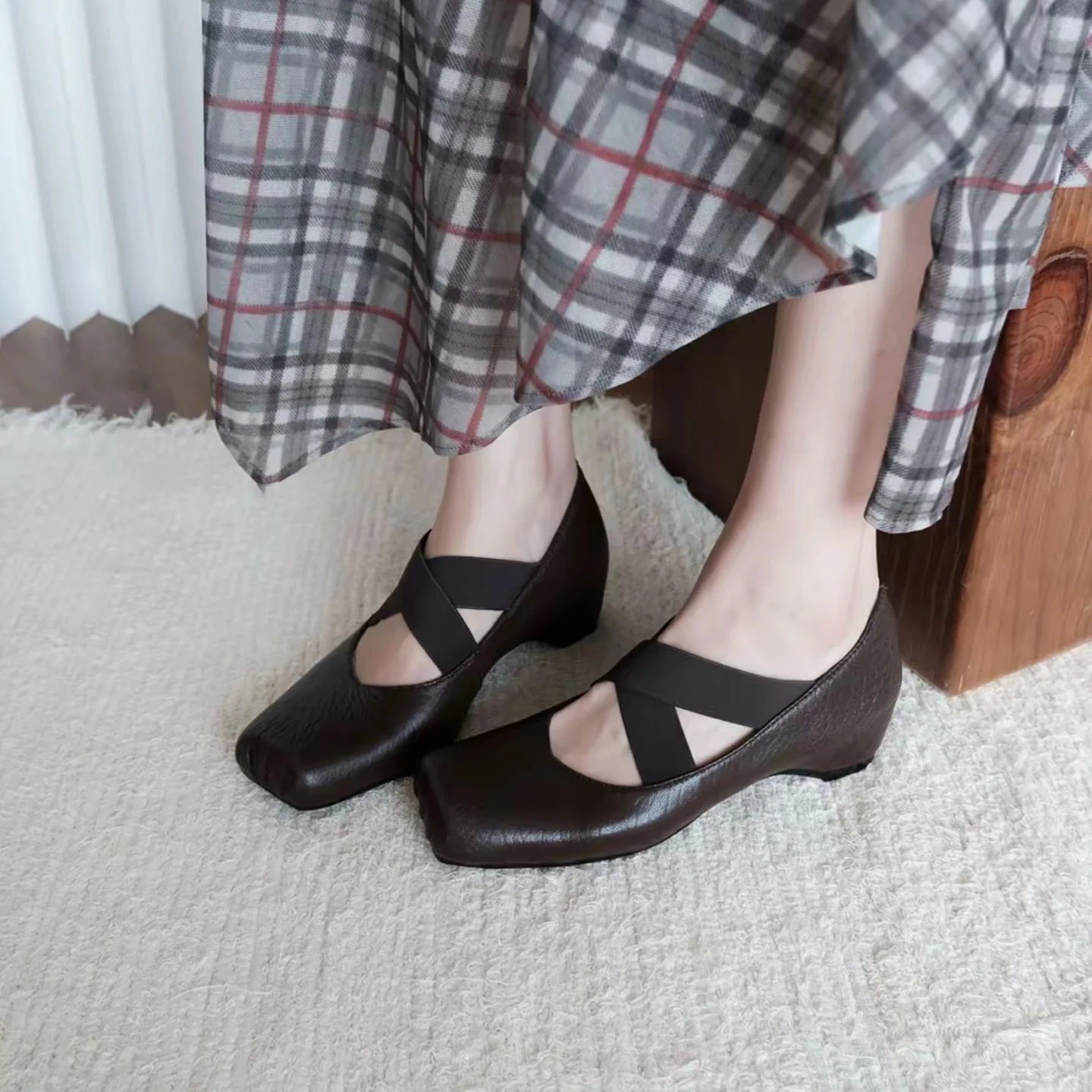 Damen elegante Ballerinas mit verstellbarem Riemen und hochwertiger Lederoberfläche Heidi Mode - Image 4
