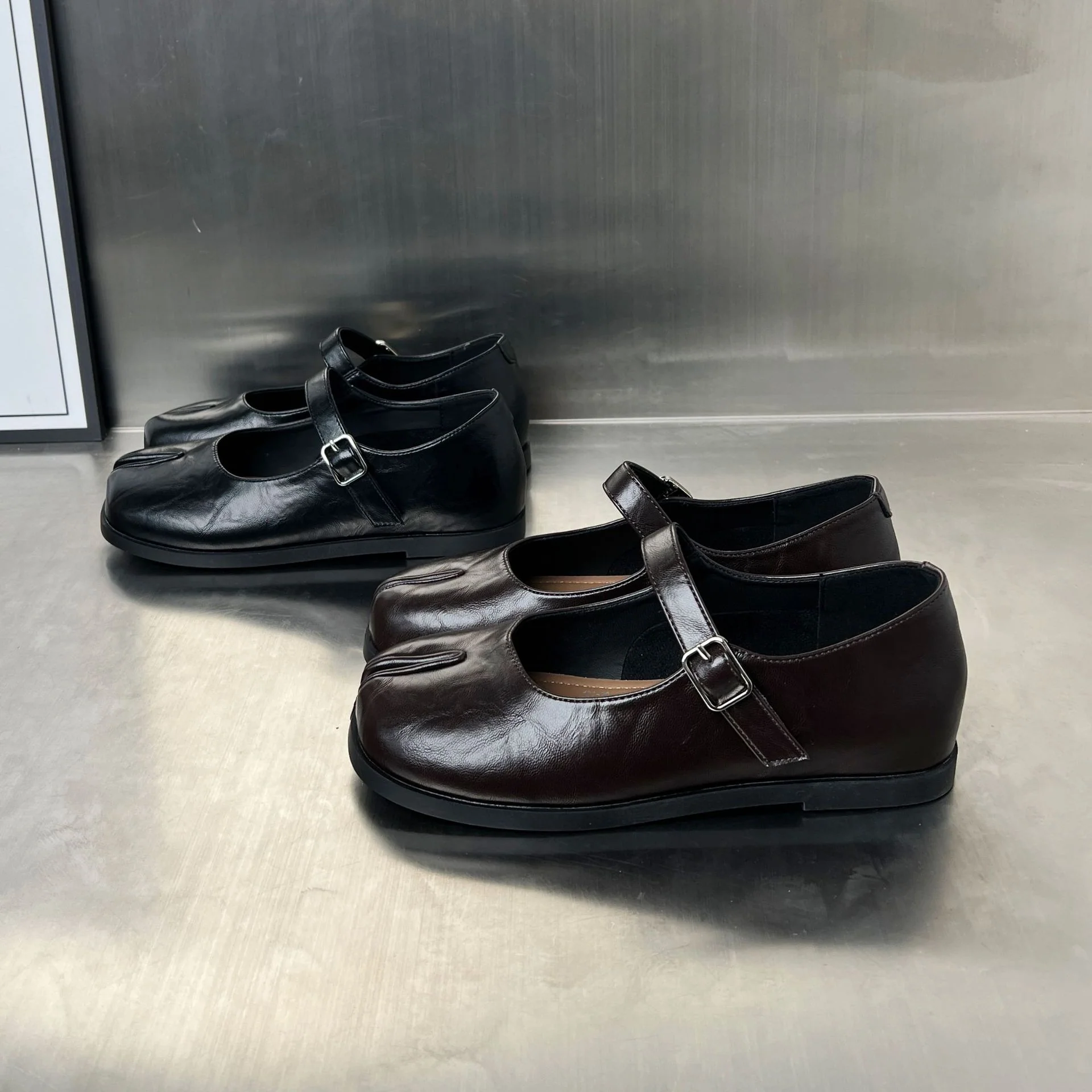 Damen elegante Ballerinas mit verstellbarem Riemen und komfortabler Passform Heidi Mode - Image 3