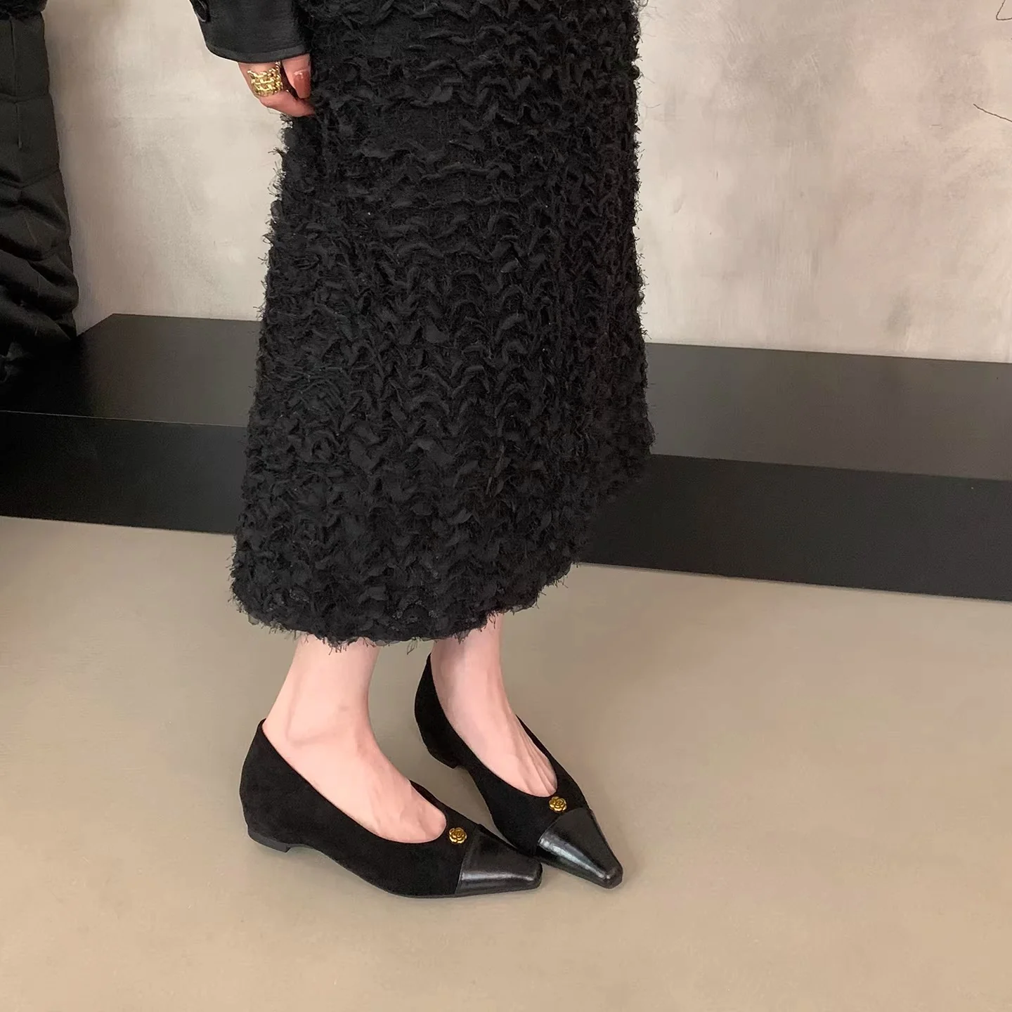 Damen elegante Ballerinas mit zwei Materialien und luxuriösem Akzent Heidi Mode - Image 2