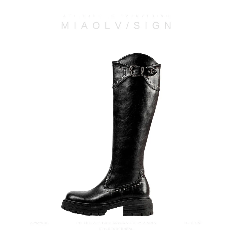 Damen elegante hohe Stiefel mit dekorativen Nieten und robustem Blockabsatz Heidi Mode - Image 6
