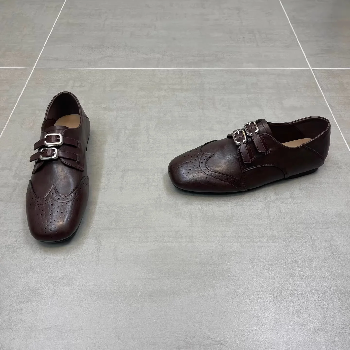 Damen Elegante Lacklederschuhe mit doppelter Schnallenverzierung Heidi Mode - Image 2