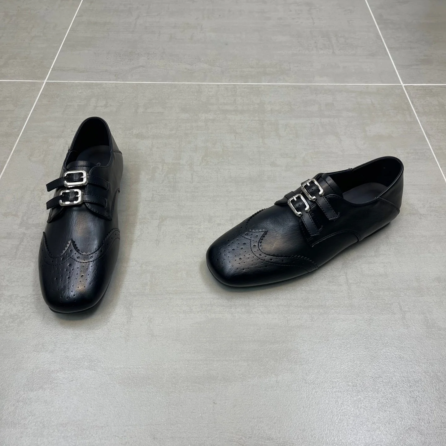 Damen Elegante Lacklederschuhe mit doppelter Schnallenverzierung Heidi Mode - Image 6