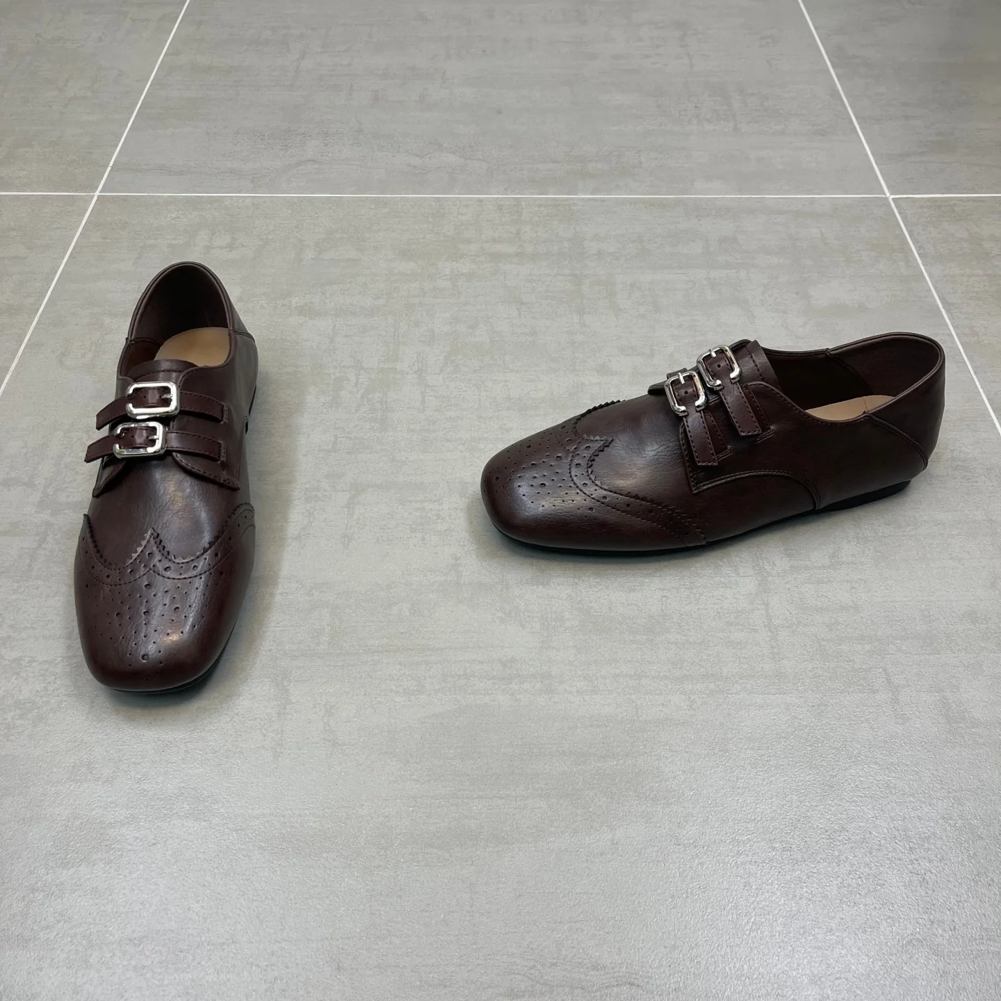 Damen Elegante Lacklederschuhe mit doppelter Schnallenverzierung Heidi Mode - Image 7