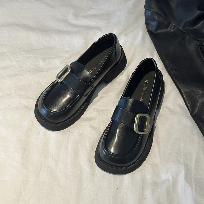 Damen Elegante Loafers mit glänzender Oberfläche und dekorativem Schnallenverschluss Heidi Mode - Image 3