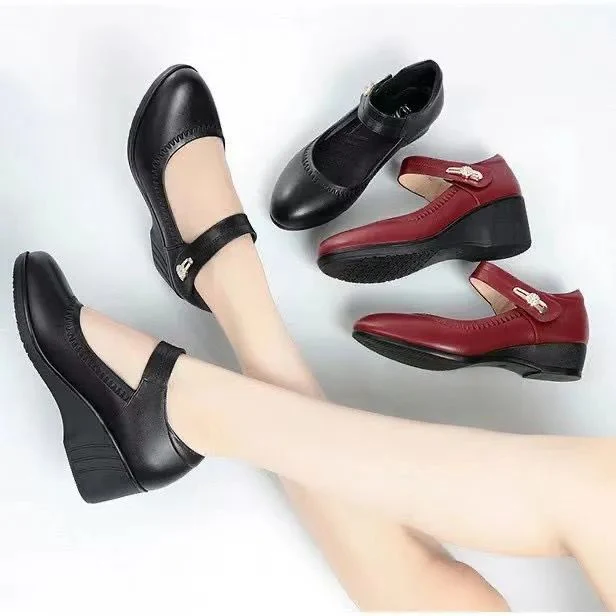 Damen elegante Mary Jane Wedges mit verstellbarem Riemen und dekorativem Detail Heidi Mode - Image 3
