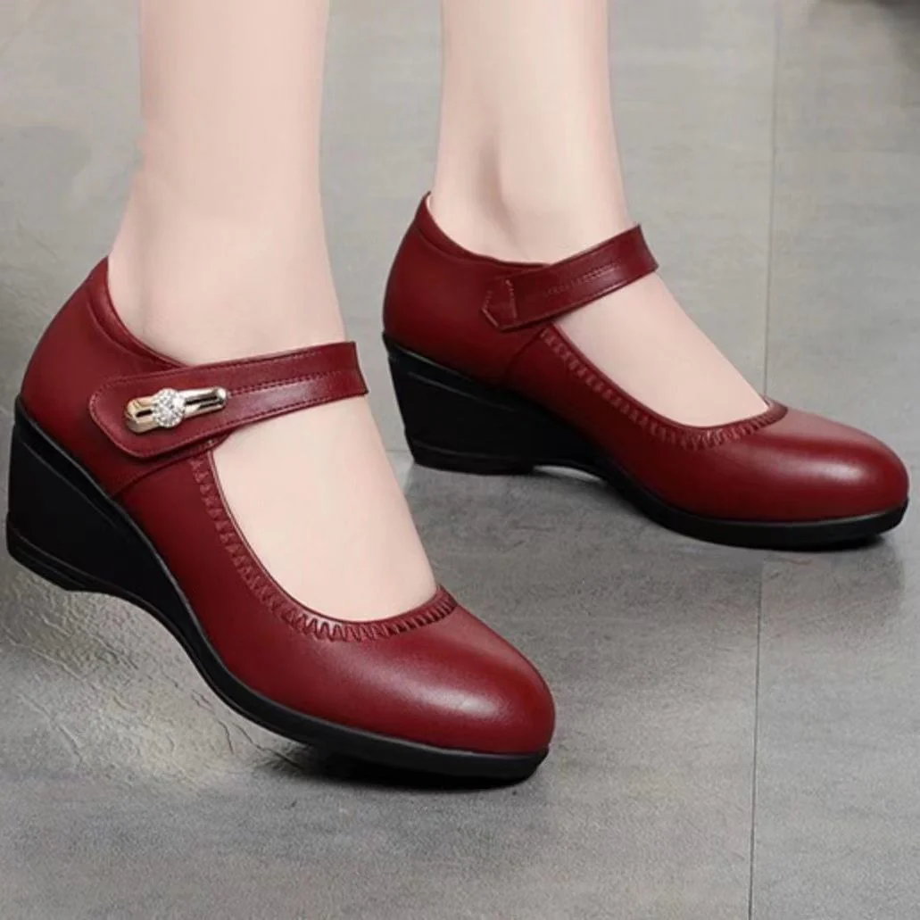 Damen elegante Mary Jane Wedges mit verstellbarem Riemen und dekorativem Detail Heidi Mode - Image 6