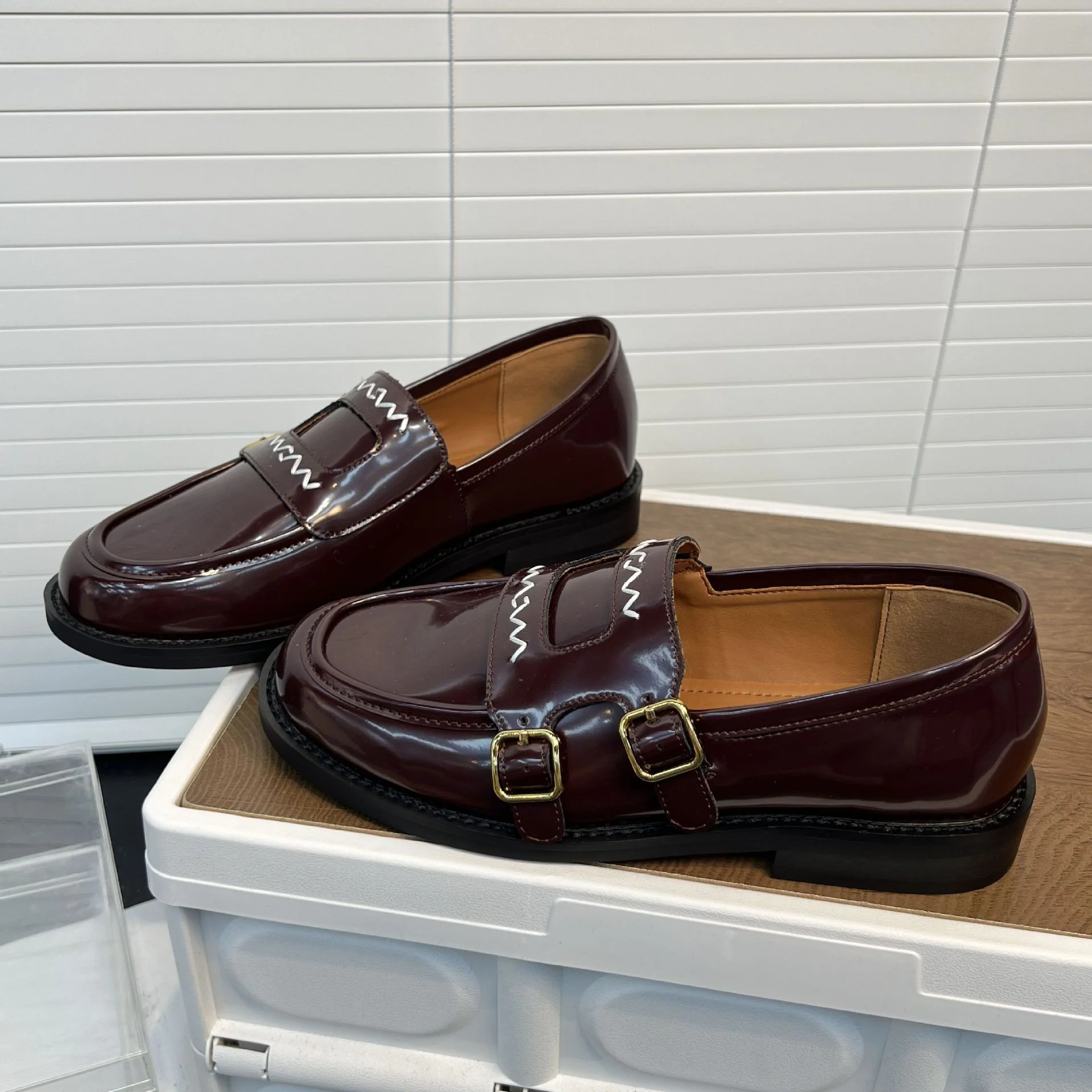 Damen Elegante Mokassins mit doppeltem Schnallenverschluss Heidi Mode